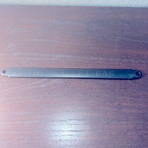 NWOT “THE WALLET BAR”